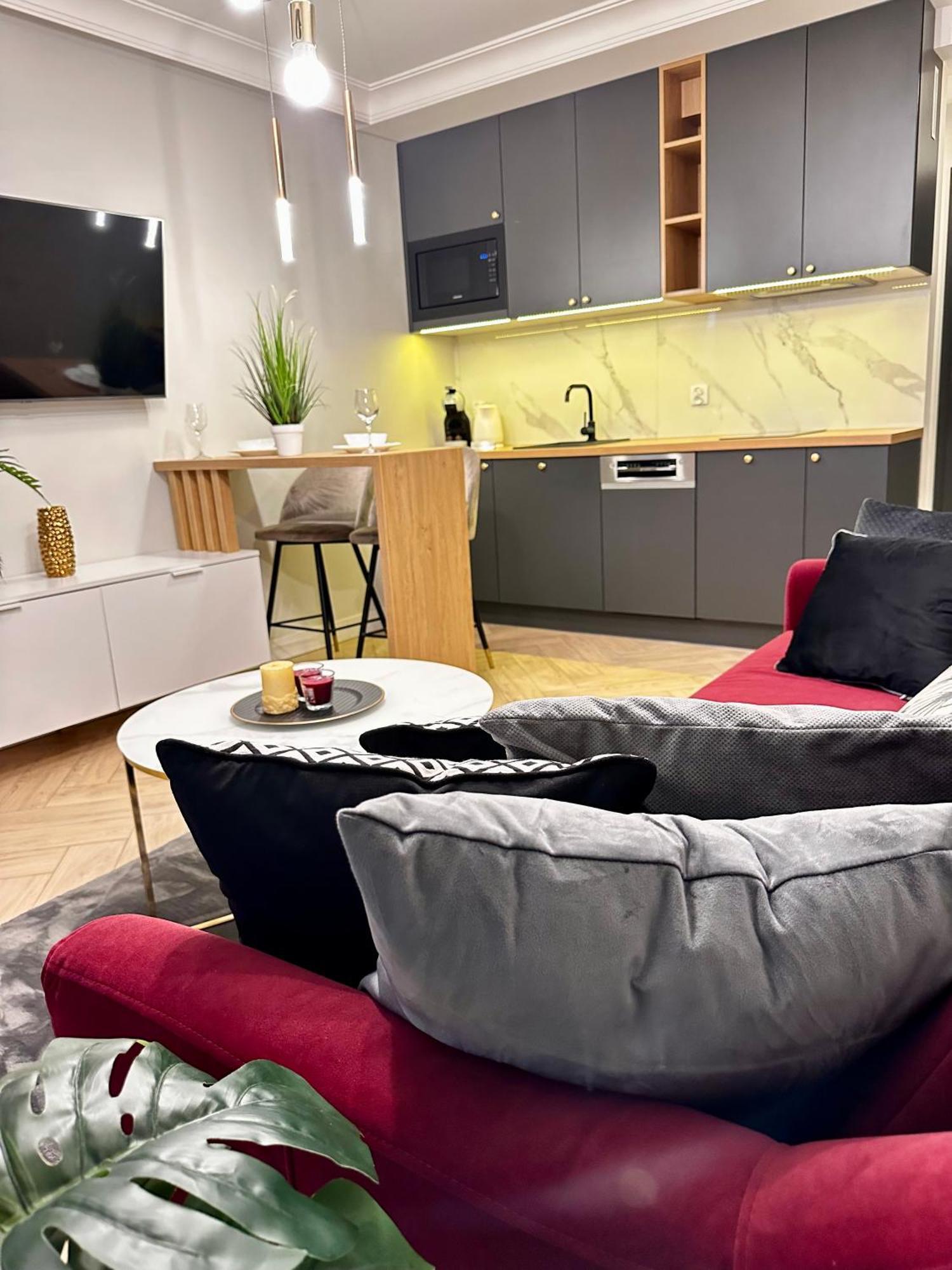 Apartment Kielce- Klonowa Nad Zalewem, 1-13 Osob, Faktura, Parking, Centrum